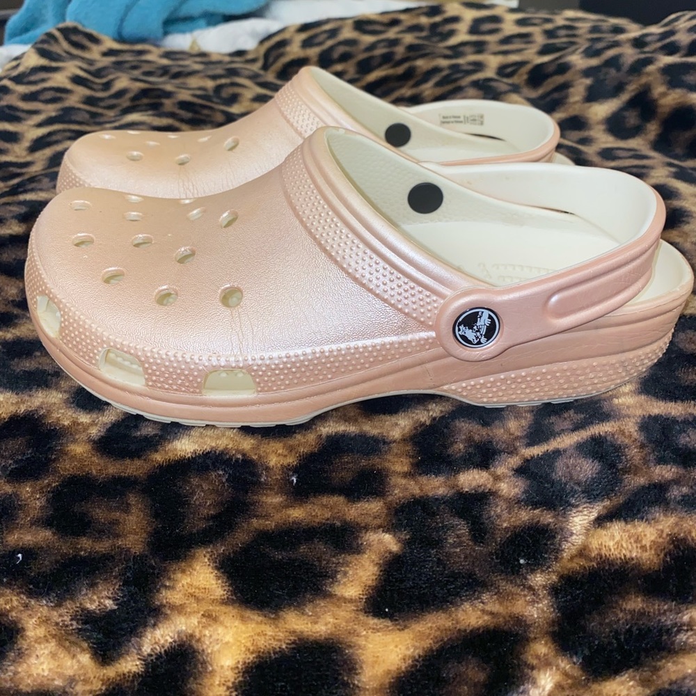 CROCS
